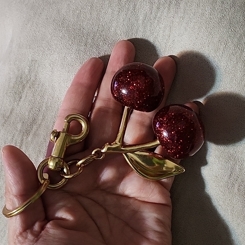 Cherry ๐ bag charm - Picture 10 of 11